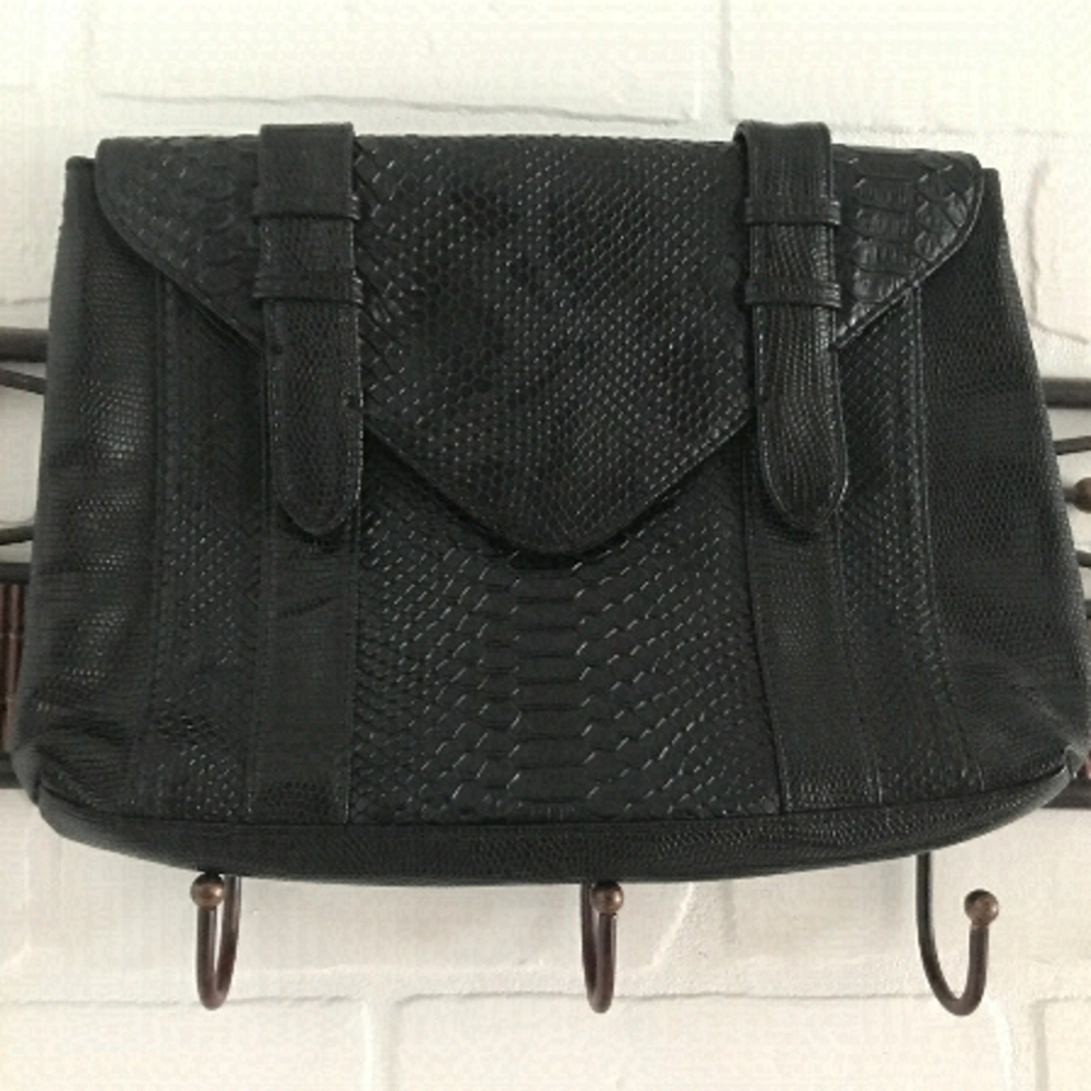 Vintage Letter clutch Mobwife Snakeskin Vegan leather Faux leather Black